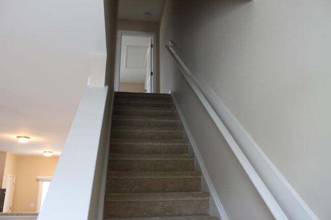 Building Photo - 2 Bedroom Townhome in Applewood, Creedmoor...