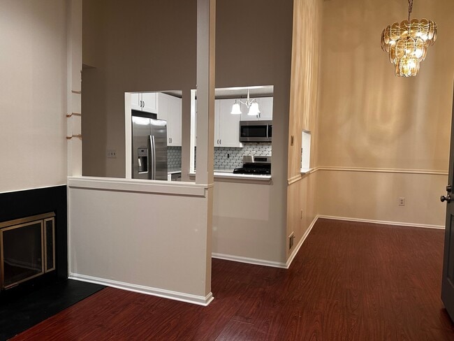 Foto del edificio - 479 Danbury Ln