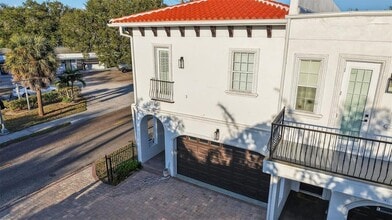 Building Photo - 5601 Bayshore Blvd