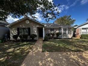 Building Photo - 1016 Vineyards Dr