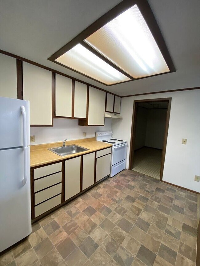 Foto del edificio - One Bedroom Apt w/Washer & Dryer Hookups! Water & Sewer Included.