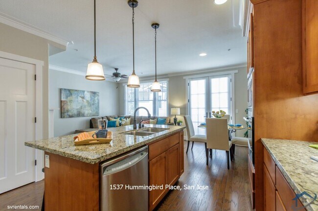 Building Photo - 1537 Hummingbird Pl