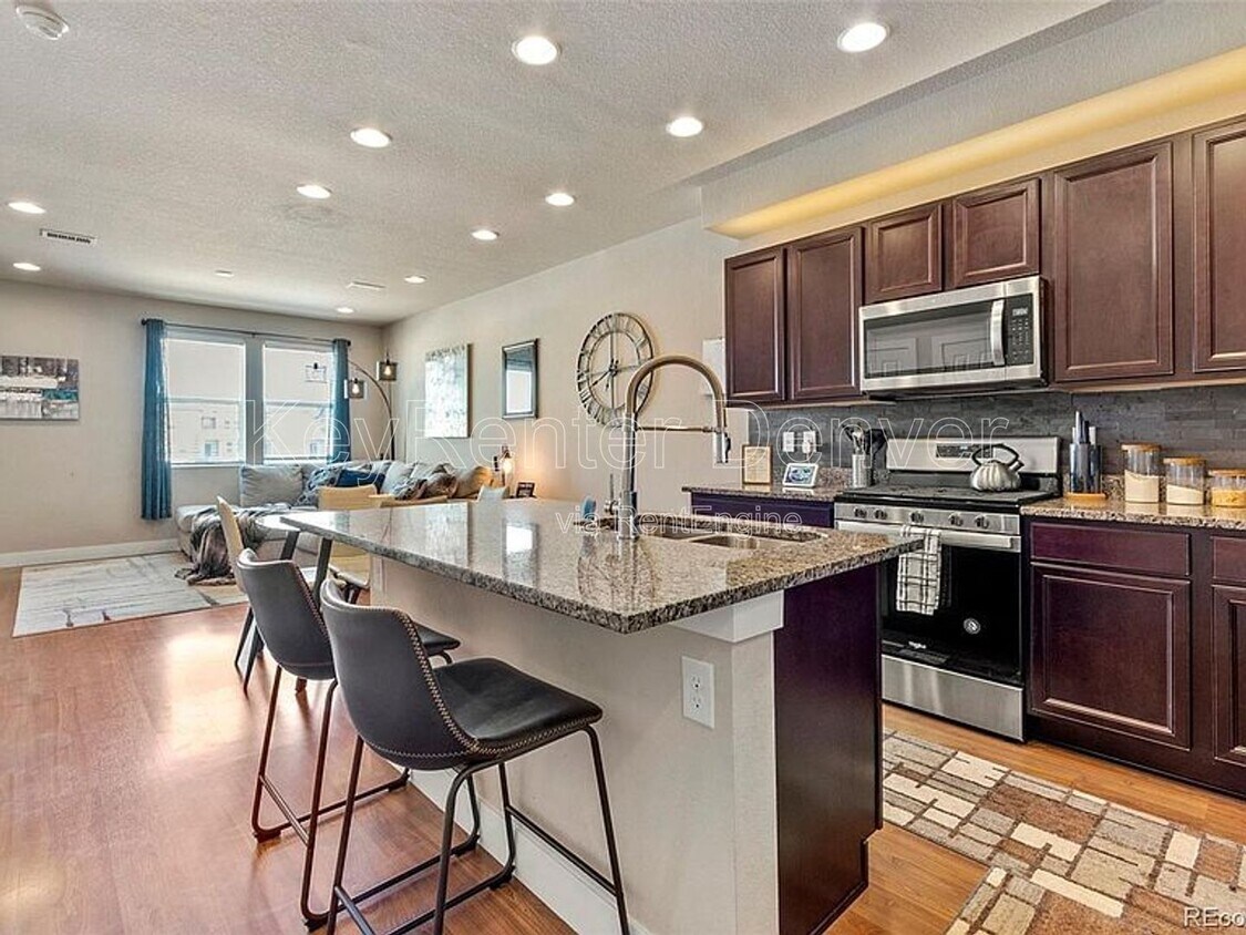 Foto principal - 16154 E 47th Dr