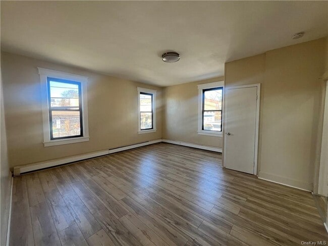 Building Photo - 600 Fifth Ave