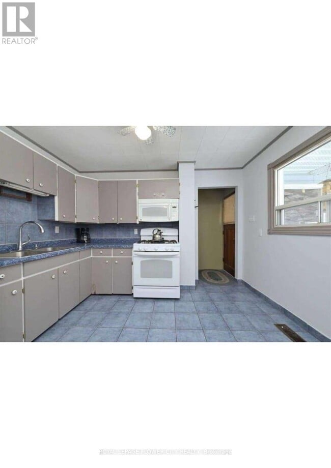 Building Photo - 634488 ON-10