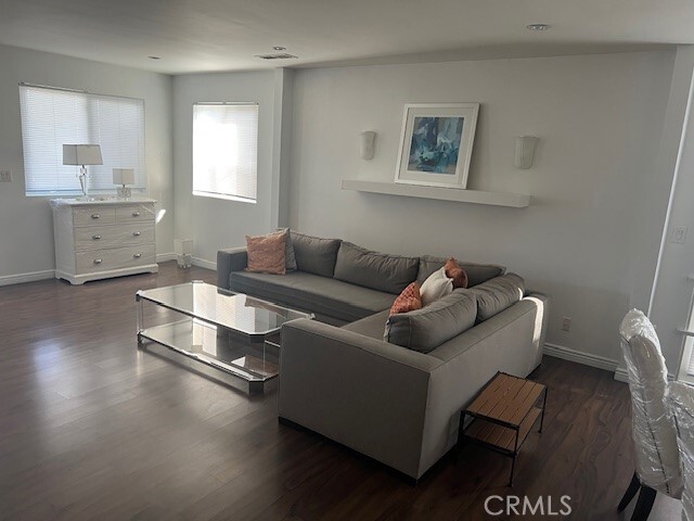 Building Photo - 1625 Wellesley Ave