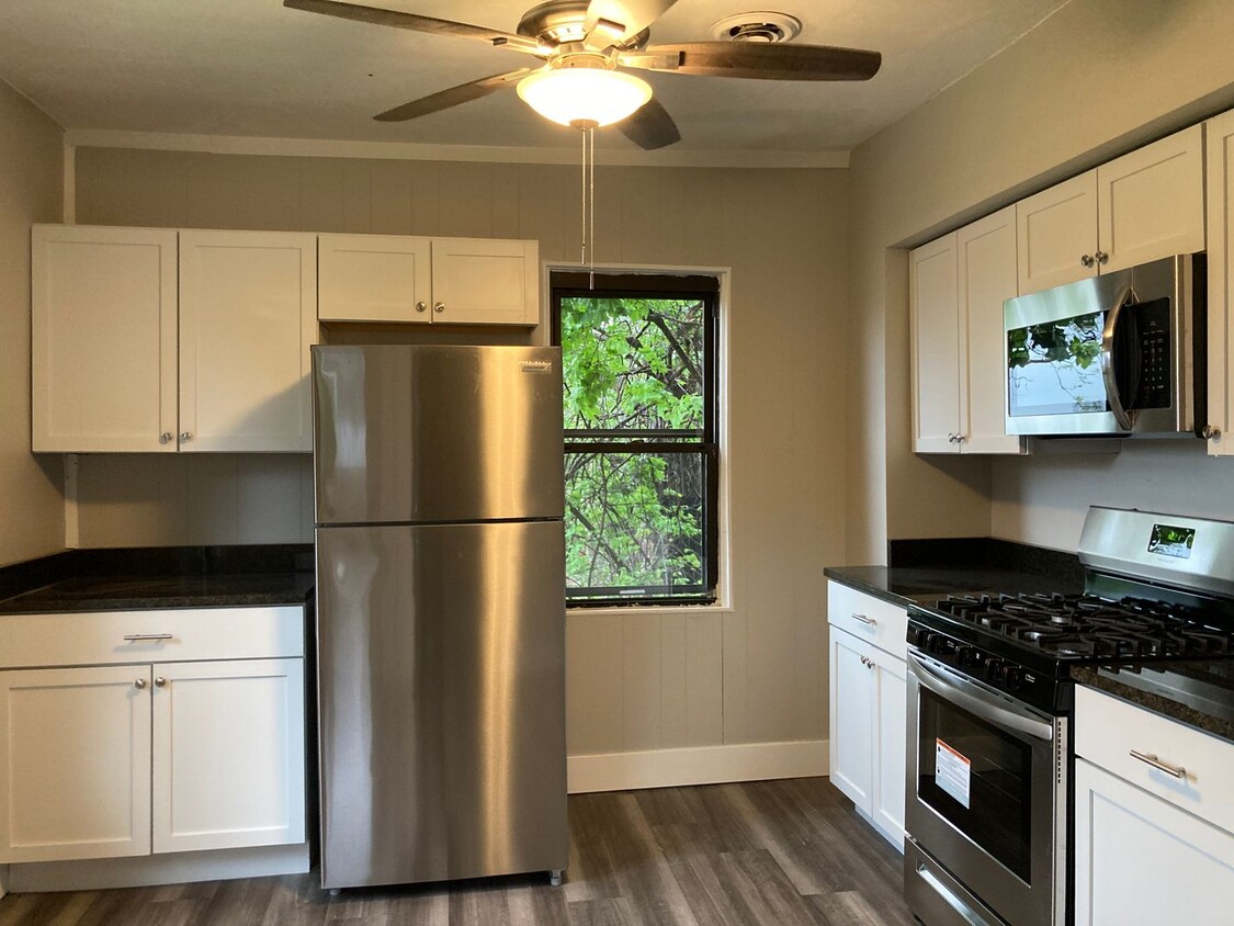 Foto principal - 2853 Louisiana Ave