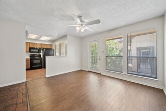 Building Photo - 2110 Rio Grande St