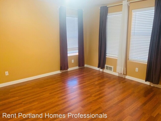 Building Photo - 3 br, 2.5 bath House - 959 SW Elmonica Pl