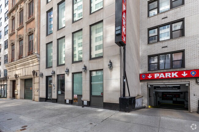 Building Photo - 230 E 63rd St