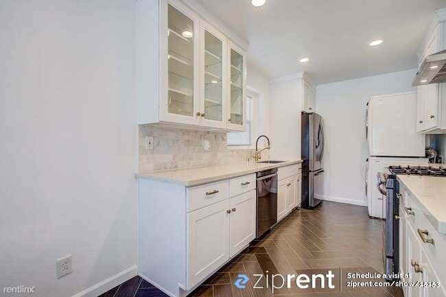 Building Photo - 3 br, 2 bath House - 9116 South Van Ness A...