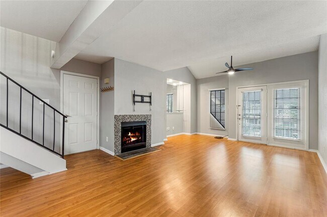 Building Photo - 2425 Holly Hall St