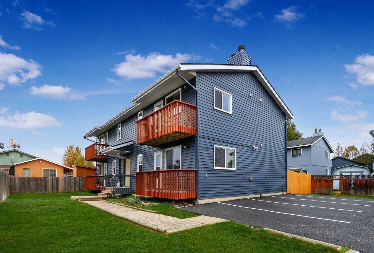 Primary Photo - 1220 Balfour Dr
