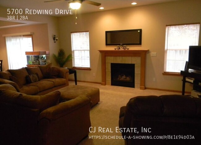 Foto del edificio - 5700 Redwing Dr