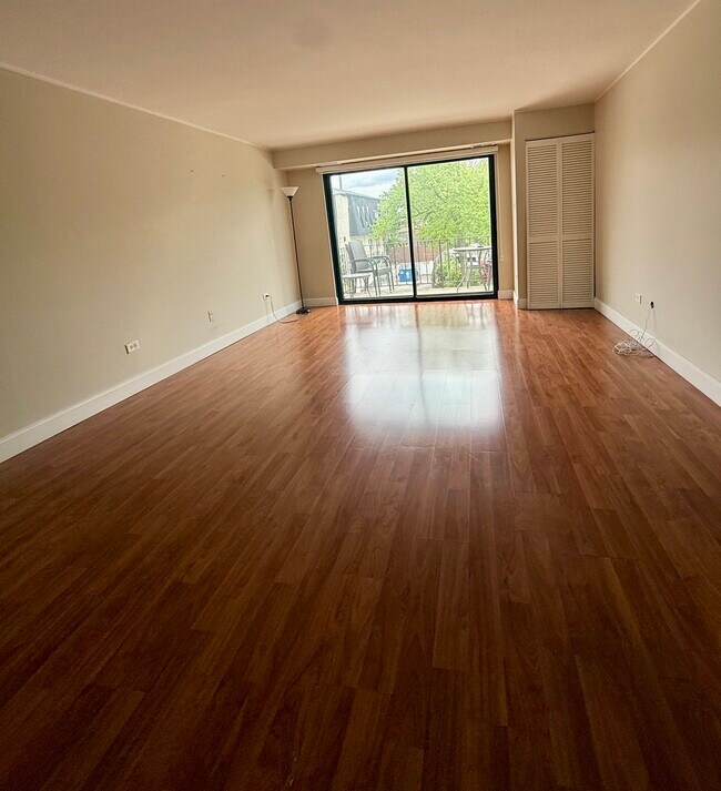 Foto del edificio - 8901 S Roberts Rd