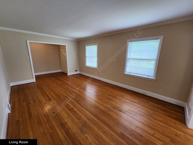 Building Photo - 837 Byron Rd