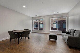Building Photo - 635 Slaters Ln