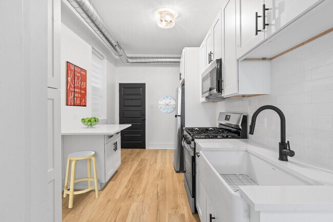 Foto del edificio - 1743 W 18th Pl
