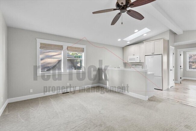 Building Photo - 1669 E Bozanta Dr