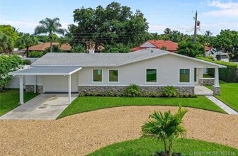 Building Photo - 2539 Wabash Dr