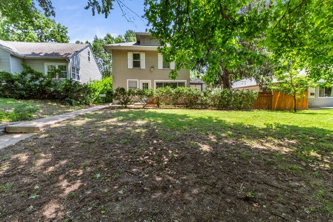 Foto del edificio - 5937 Holmes Street, Unit 2