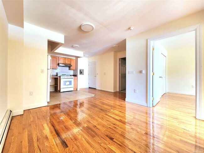 Building Photo - 65-79-79 Terrace Ct