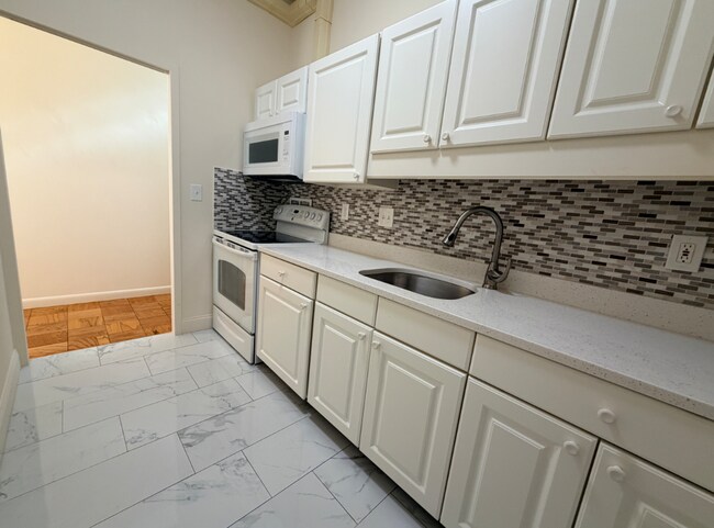 Foto del edificio - 16 Monmouth Ct