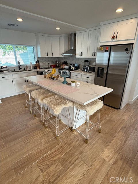 Foto del edificio - 5706 Burnet Ave