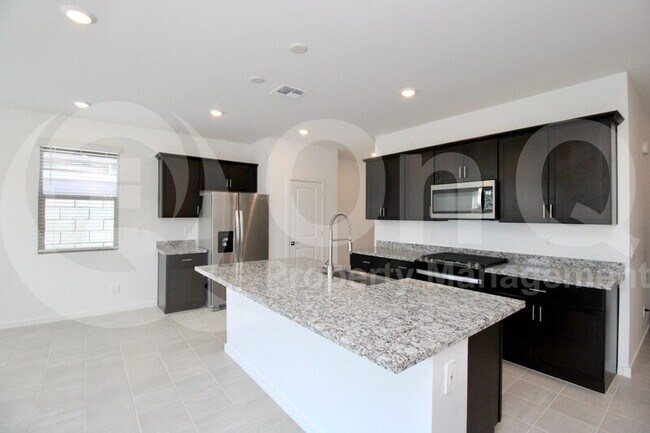 Foto del edificio - 16017 W Hackamore Dr