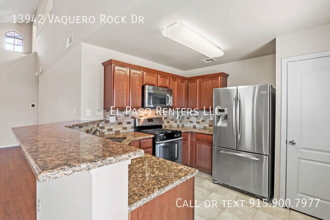 Building Photo - 13942 Vaquero Rock Dr