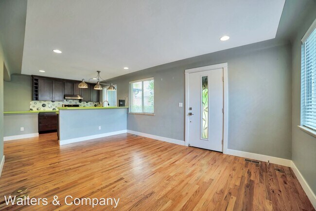 Building Photo - 4 br, 2 bath House - 1420 Spruce Street