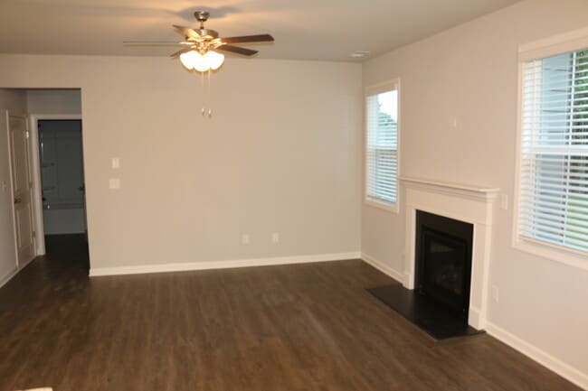 Building Photo - 98 Valimar Dr