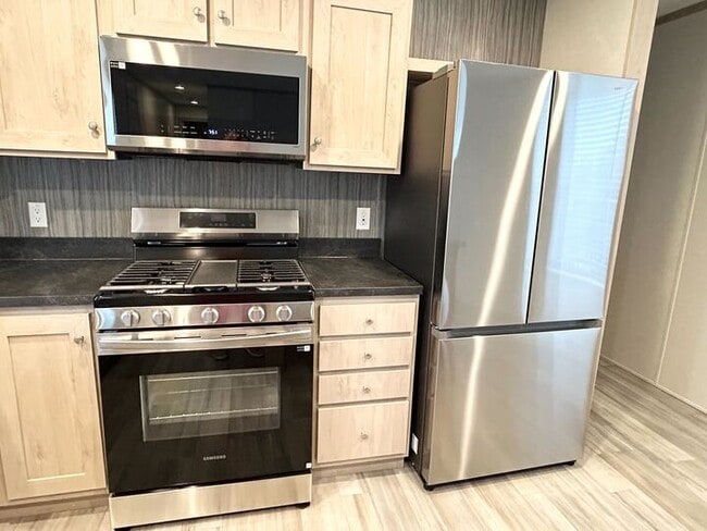 Building Photo - 29810 W Essex Ct