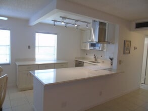 Building Photo - 219 Normandy Ln