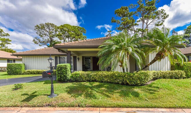 Building Photo - 493 Forestview Dr