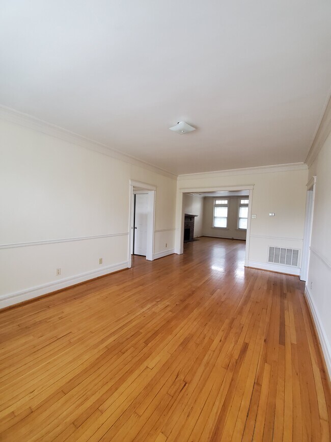 Foto del edificio - 5861 Nina Pl