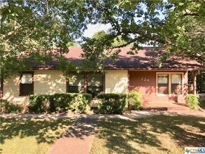 Building Photo - 124 E Holland St