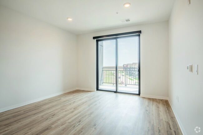 1BR, 1BA -795SF - Two Points Crossing