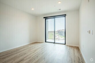 1BR, 1BA -795SF - Two Points Crossing