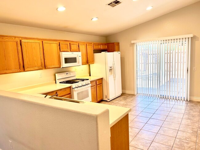 Building Photo - 30277 Twain Dr