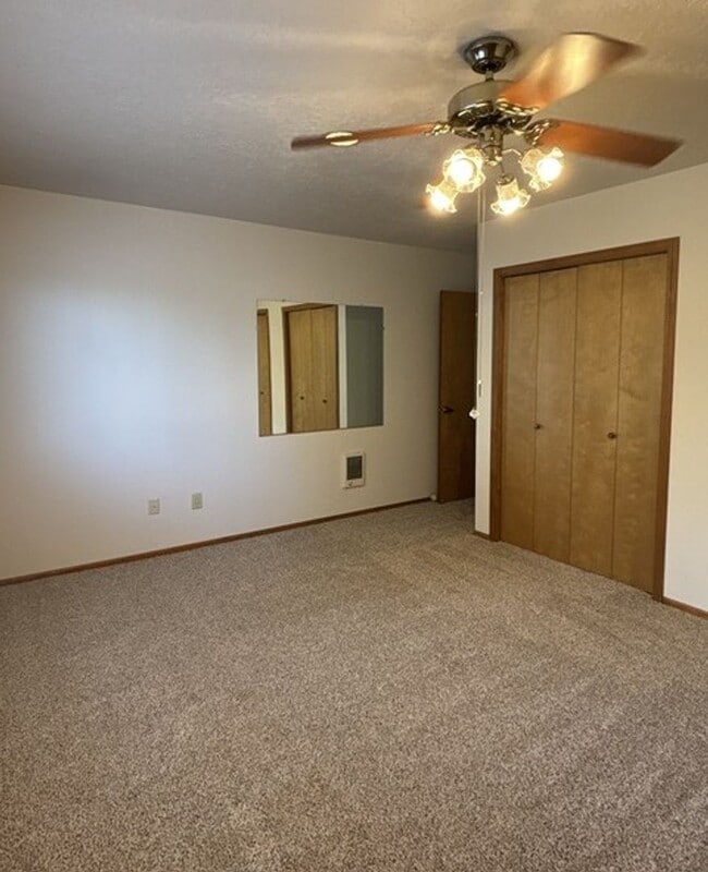 Building Photo - 2Bd/2Ba Two-Story Home - Available Soon!