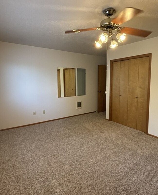Foto del edificio - 2Bd/2Ba Two-Story Home - Available Soon!