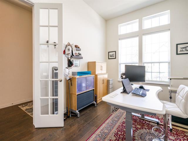 Foto del edificio - 7100 Elk Springs Dr