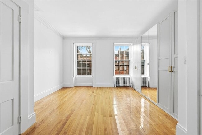 Building Photo - 93 Pinckney St