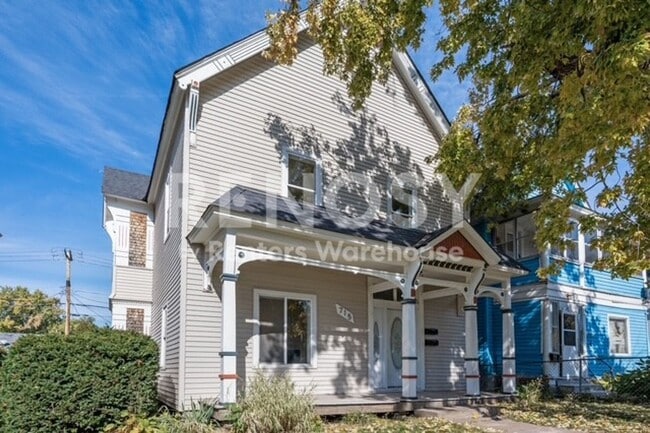 Building Photo - 715 Sims Ave
