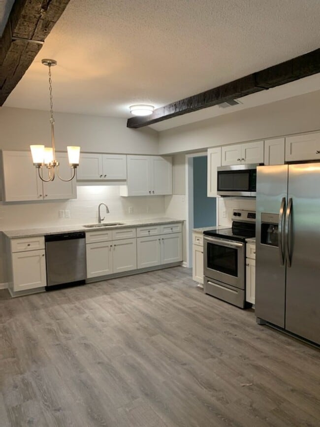 Building Photo - Quiet neighborhood