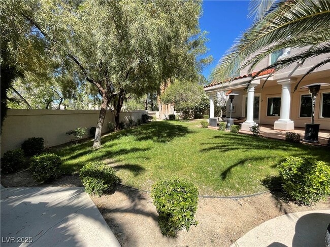 Foto del edificio - 2609 Sun Reef Rd