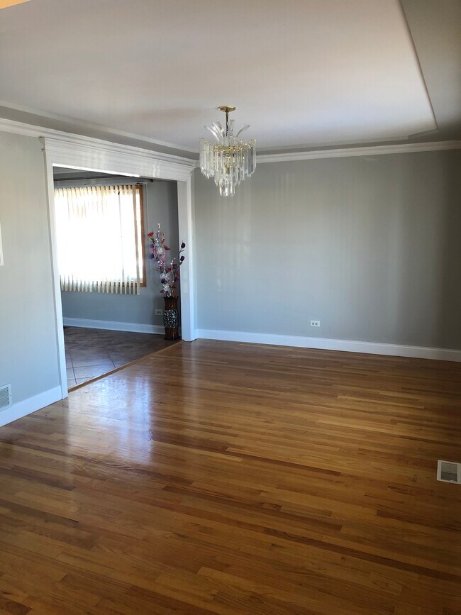 Foto del edificio - 4826 S Lorel Ave