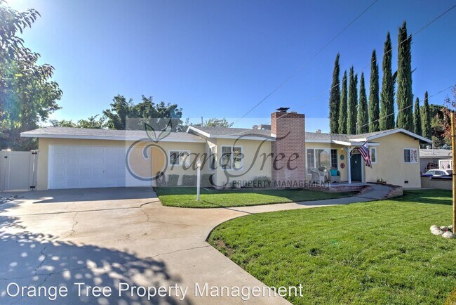 Building Photo - 4 br, 2 bath House - 11823 Peach Tree Cir.