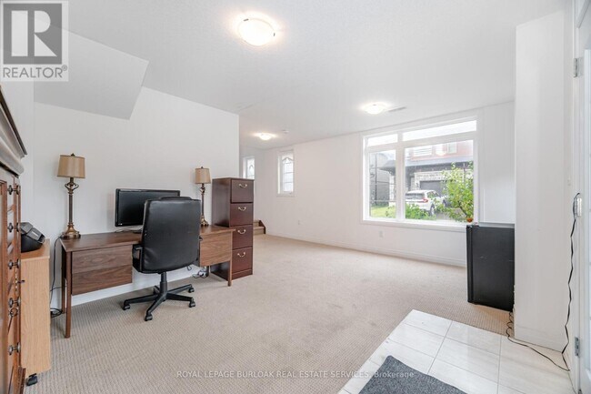 Photo du bâtiment - 30 Times Square Blvd